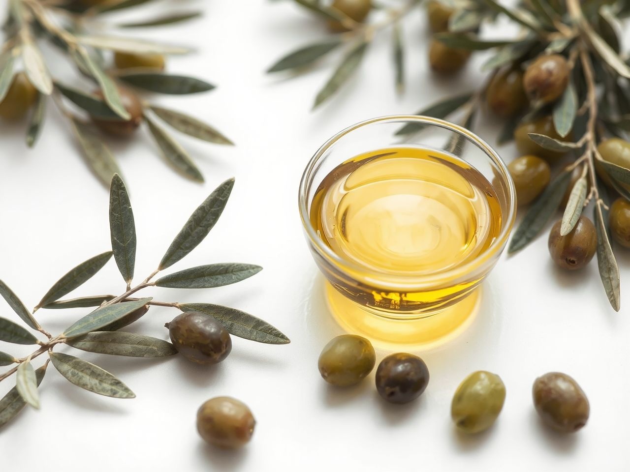 Az olivaolaj erős gyulladáscsökkentő és antioxidáns hatású természetes csoda.