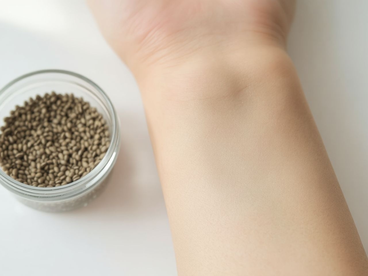 A chia mag gazdag antioxidánsokban, támogatja a bőr hidratáltságát.