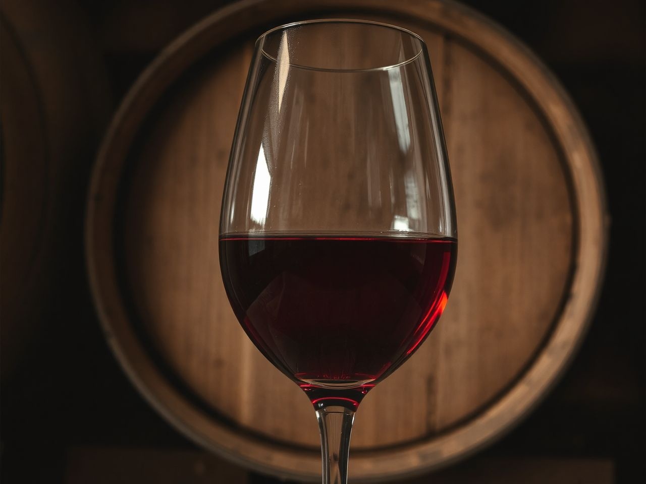A tanninok lassítják a bor öregedését és gazdagítják ízét.