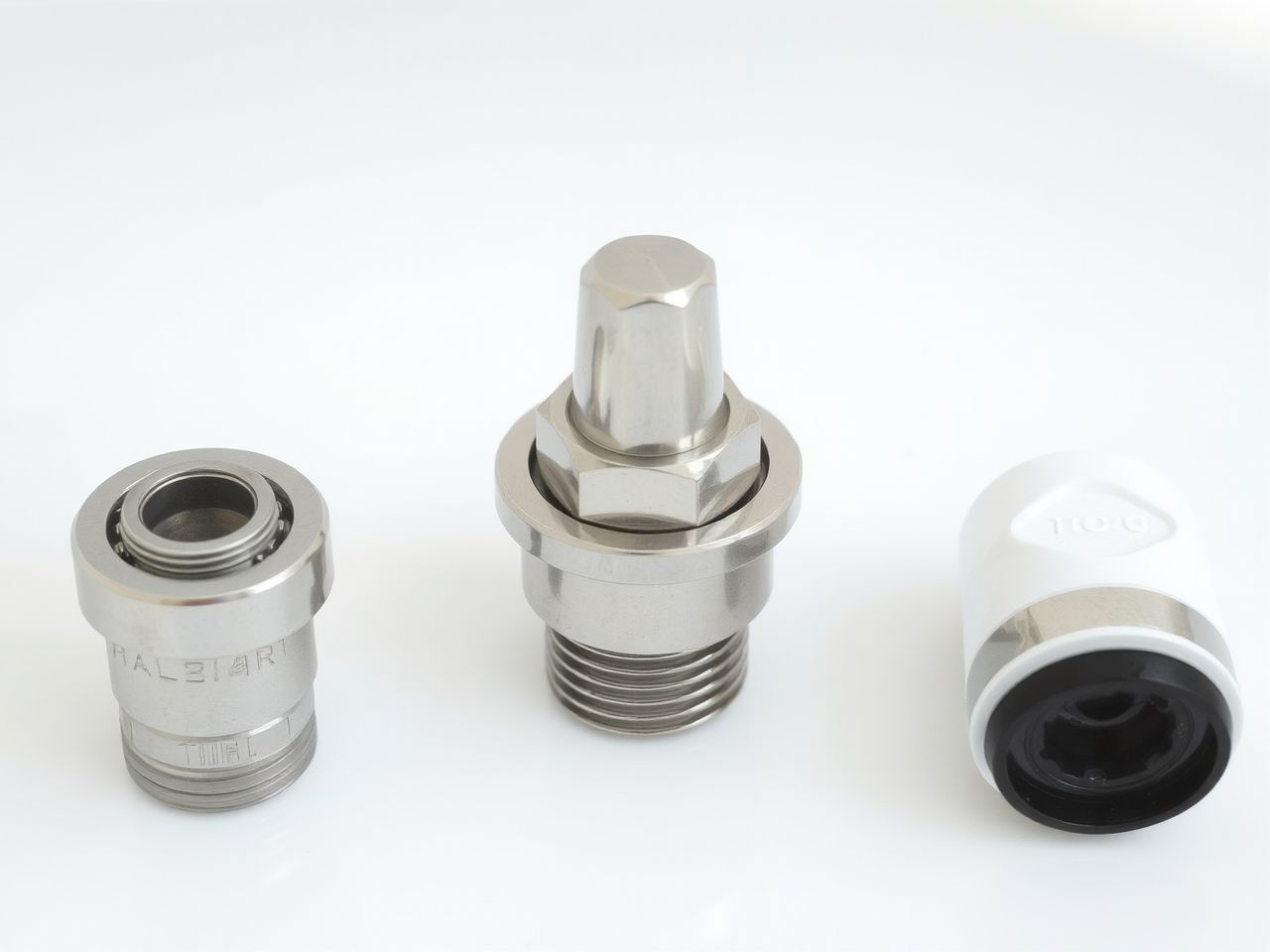 A golyós és szűrős perlátorok vízáramlást optimalizálnak.